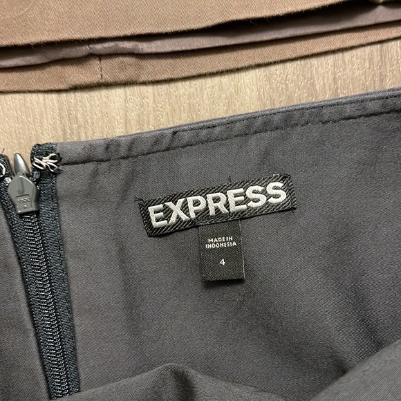 Set of 2 Express mini skirts - Picture 3 of 6